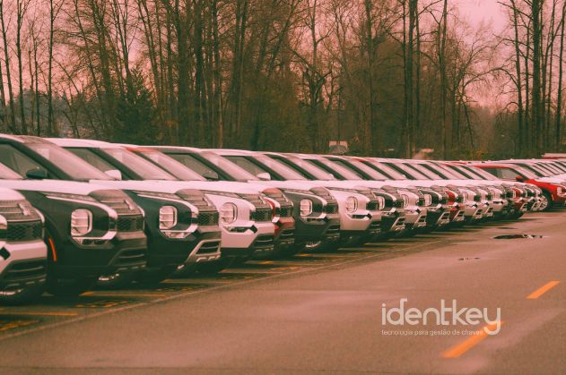 Veja como reduzir riscos e custos na gestão de chaves da frota com governança e controle estratégico da IdentKey.